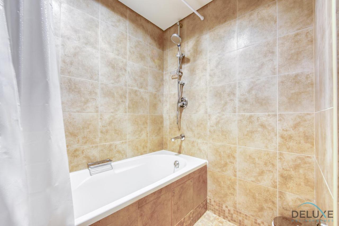 Unbeatable Rate Stylish 1Br With Balcony Near Metro By Deluxe Holiday Homes Dubai Exterior photo